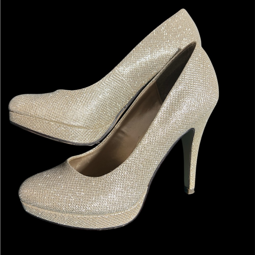 Elegant sparkle gold call it spring size 7 High Heels